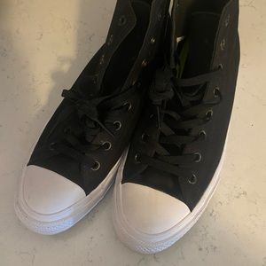 Mens Chuck Taylor converse. New.